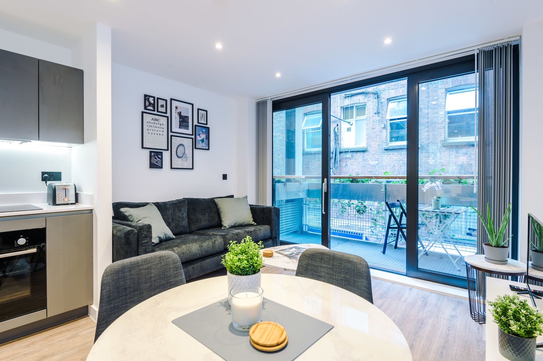 Quick book serviced accommodation in Manchester 3