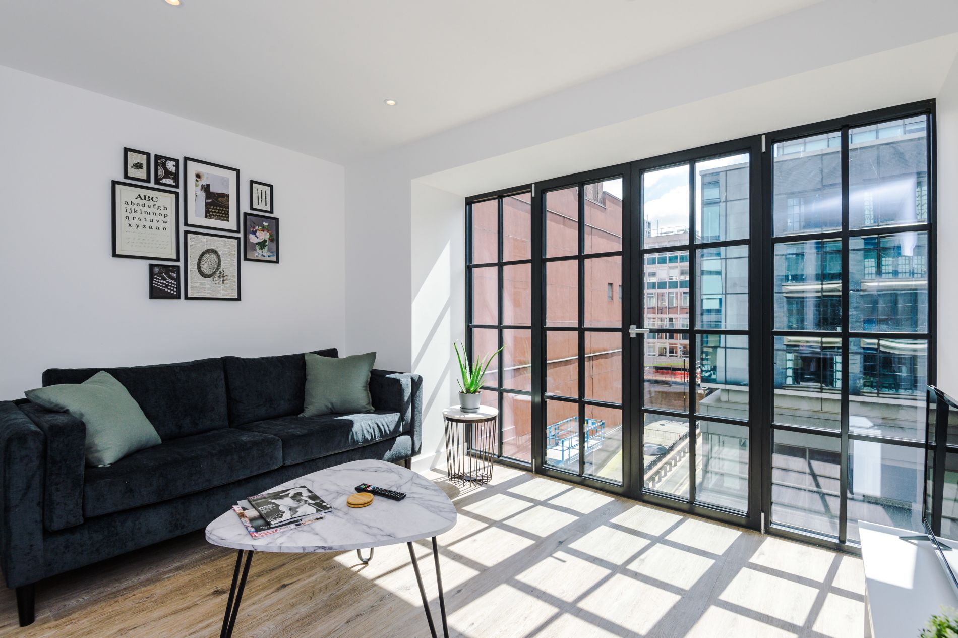 Affordable luxury serviced apartment in Manchester 2