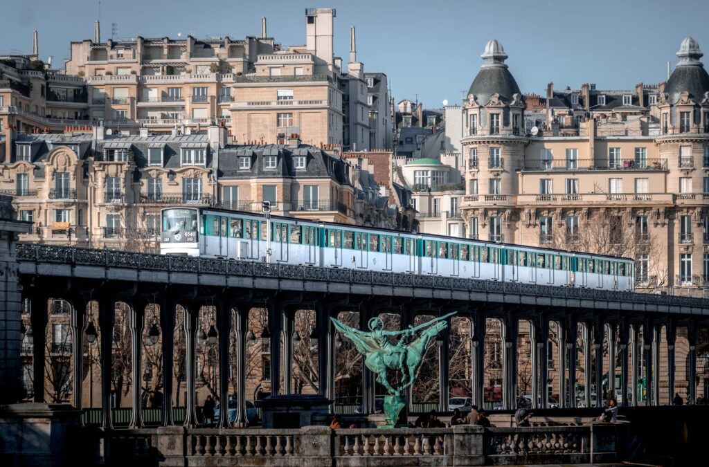 Public Transportation: Paris Metro